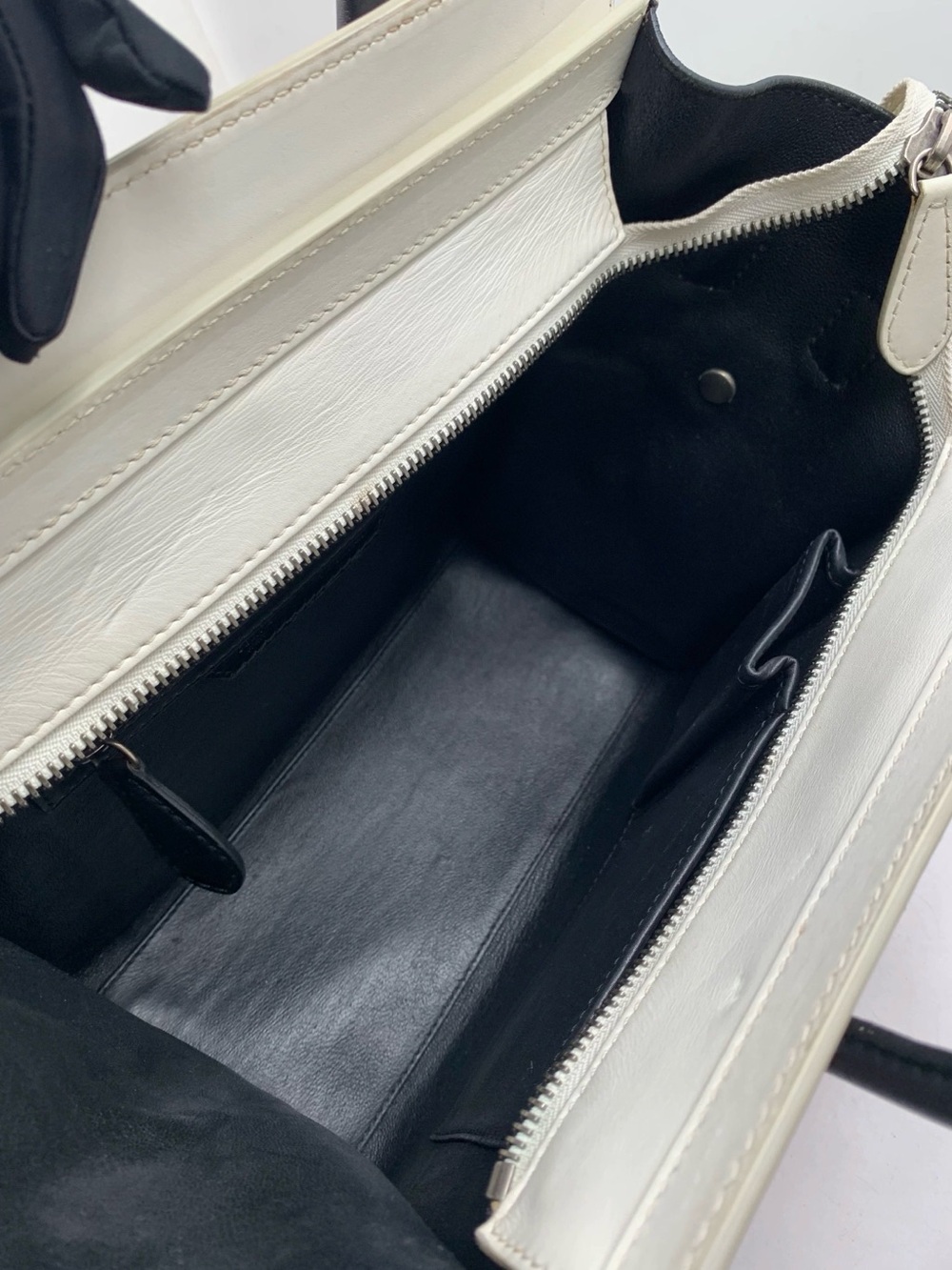 ❤️🖤  CELINE Nano Luggage Tote 🖤❤️
Iconic Tri-Color Smooth Leather - Picture 12 of 12